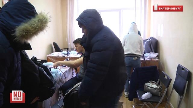 Непонятный цех по производству медицинских масок в офиснике