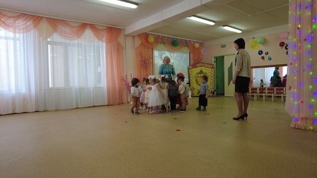 детский сад. праздник весны. 2023год. Вика.