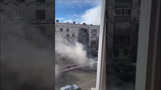 В Печоре Республики Коми обрушился подъезд пятиэтажного общежития