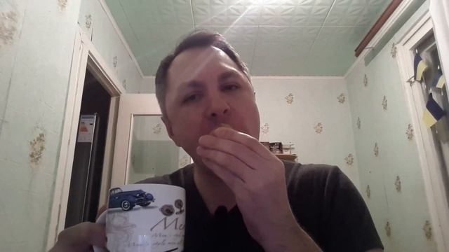АСМР ИТИНГ. КУШАЮ МАФФИНЫ И ПЬЮ ЧАЙ
