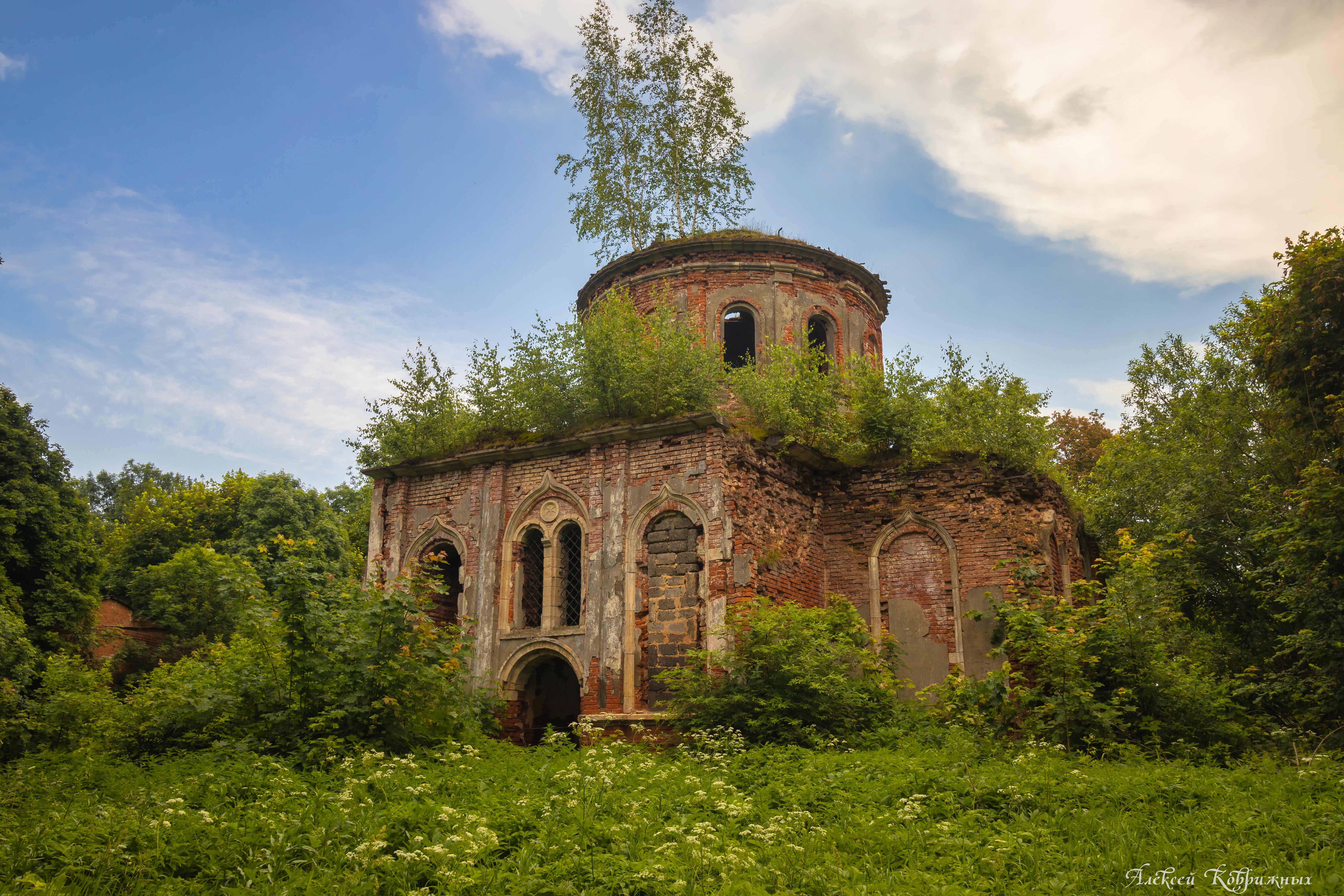 Поездка по руинированным храмам Чернского района Тульской области.