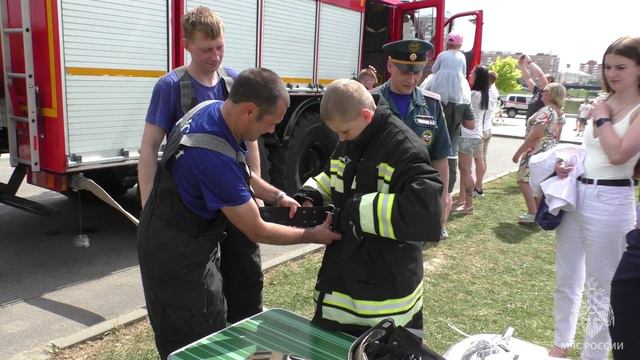 Орловцы узнали о секретах профессии пожарного и правилах безопасности в ходе профилактической акции