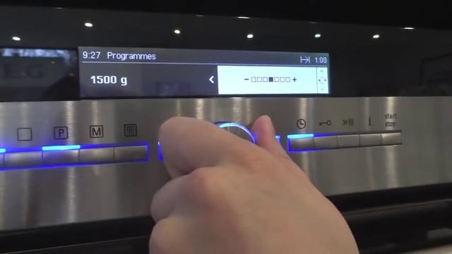 HB78AB570 Siemens IQ700 Single oven in a working display