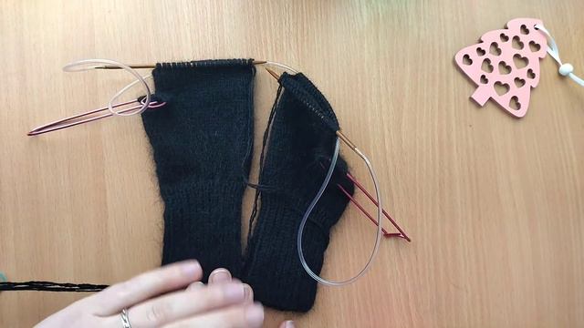 В'язовлог. Капішон спицями. Замовили трьох собак. Знову шапочка і бактус.