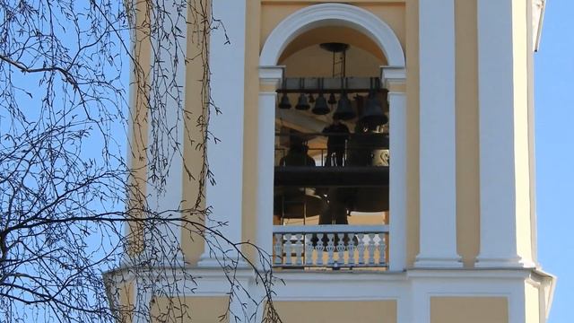 Колокольный звон над Невой