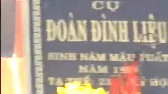 Tháng Giêng ngày 11 2006 - 17 Thắp hương phần mộ