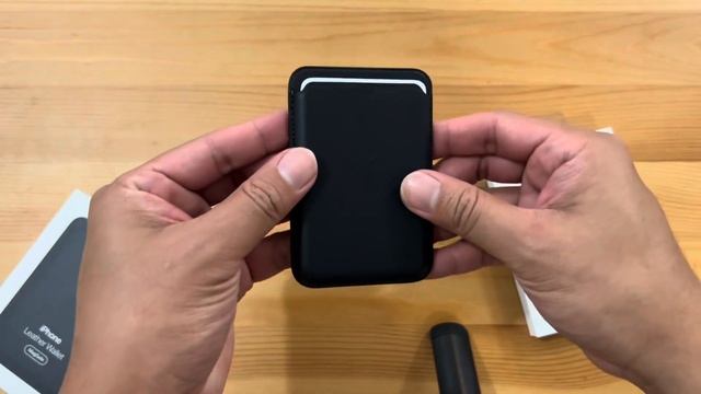 Unboxing iPhone Leather Wallet with MagSafe - Midnight
