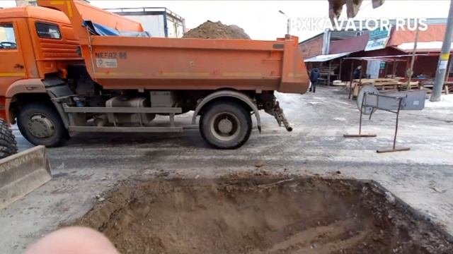 ЭСКАВАТОР ЕК 14-20RM ломаем асфальт работа в городе