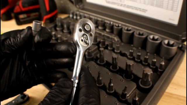 Where is the PCV valve on a Chrysler 3.2 and 3.6 engine?