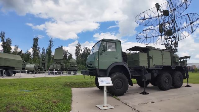 Captured NATO Tanks Have Arrived in Moscow