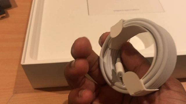 Unboxing and Review of the MacBook Pro 13" ( 2018 quick video). (Giveaway yeezy )