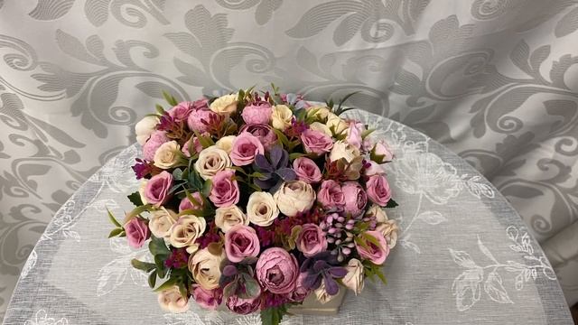 Цветочная композиция в кашпо