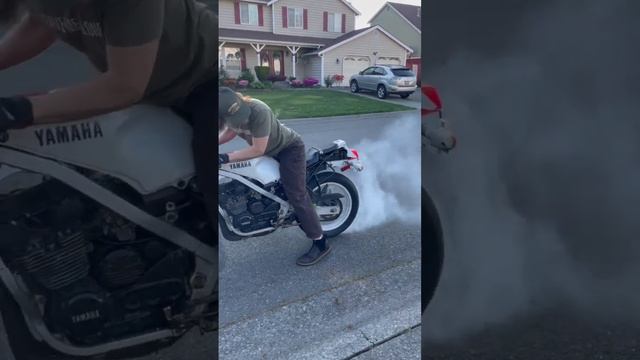 Burning off a 30 year old tire ? #yamaha #kawasaki #suzuki #viral #business #600 #4stroke