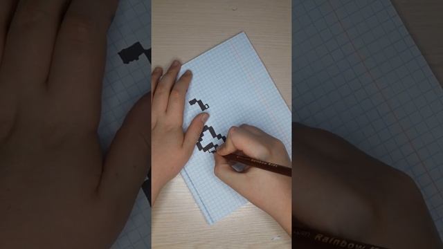 как нарисовать алмазный топор из майнкравта по клеточкам??