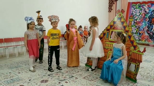 Сценка на английском языке Королева Великобритании