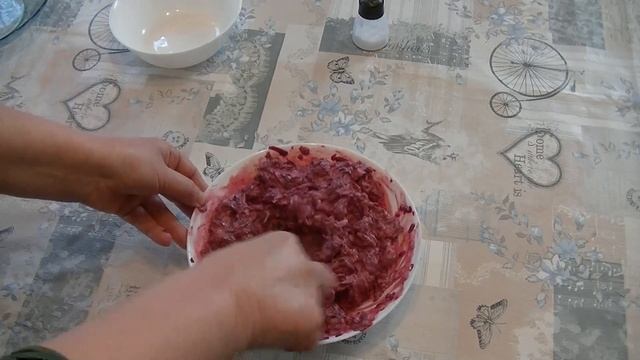 Забытый рецепт вкуснейшего свекольного салата с чесноком