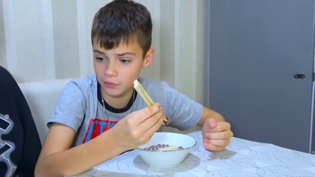 ЕДИМ ПАЛОЧКАМИ 24 ЧАСА!/WE EAT WITH STICKS 24 HOURS!