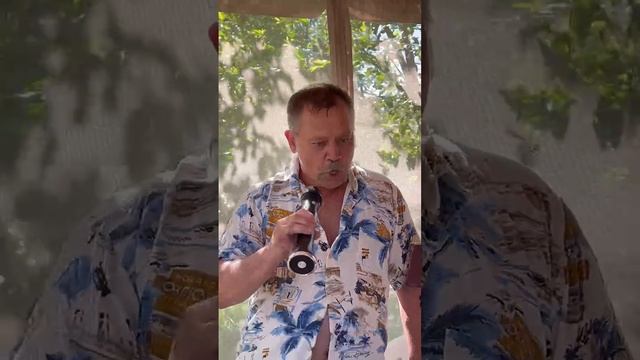 2_5274008694600768283.MOV