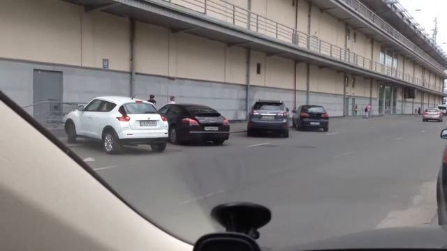 Суровые киевские бабки :