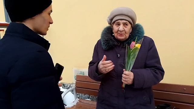 ПОЗДРАВИЛИ ЖЕНЩИН С 8 МАРТА. Реакция. #8марта