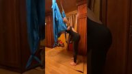 Аэройога. Кувырок в гамак