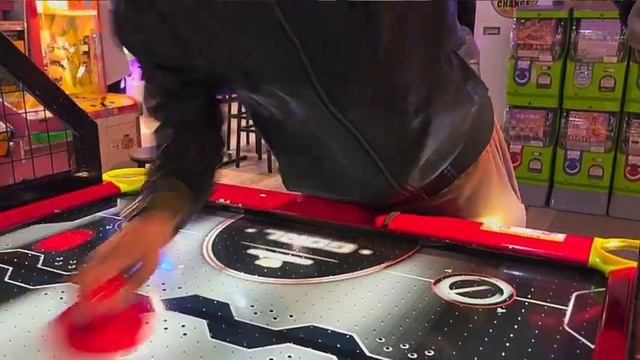 Arcade Gaming Adventure in Taiwan : Racing, Air Hockey, Basketball