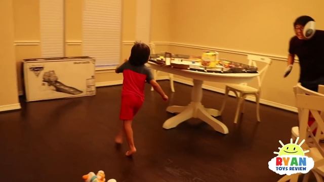 Kids Pretend Play with  Mommy and Daddy Giant Magical Googly Eyes