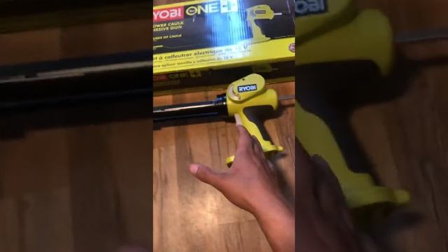 Ryobi One + 18v Caulk and Adhesive Gun Review 2019