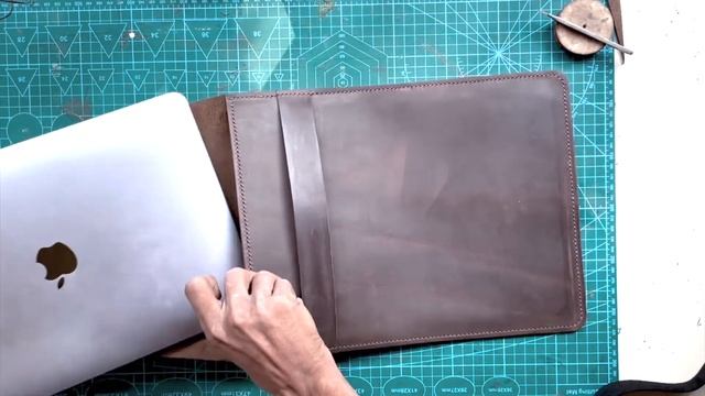 INNAXA MacBook pro 13", Leather Sleeve/Laptop Sleeve from Premium Full-Grain Leather/MacBook