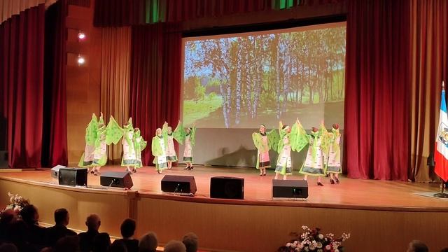 "Берёзки" - Танцевальный ансамбль "Потешная Слобода" под руководством Марины Бедращук.