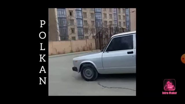 разбитые машины.