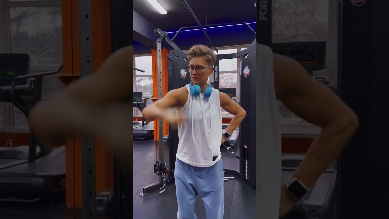 Тренируем заднюю дельту. Рассказываю технику. #sports #мышцы #тренировка