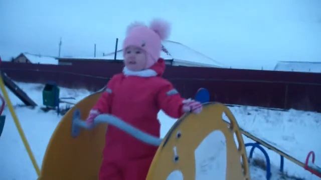 Детская игровая площадка в селе. Раритетные машины For kids.