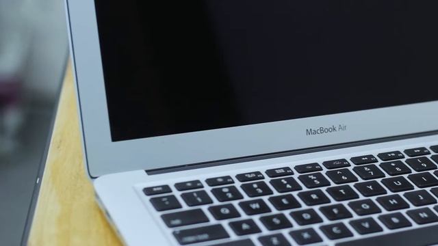 Tổng quan Macbook Air Early 2015 - Giá siêu rẻ trong tầm giá 15tr