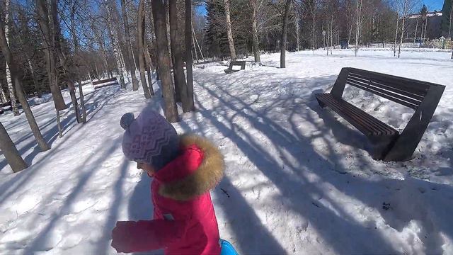 Выходные с мамой. За покупками и хорошим настроением. В Уфе тает снег. Последний снеговик зимы