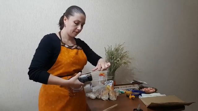 Как закрепить вертикально баночку (бутылку) в букет (ещё один способ)