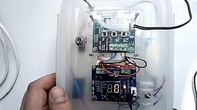 Блок управления для грубокс. комплекс из реледатчик влажности и авто поливатаймер времени.