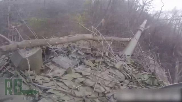 Танк группы О вместе со штурмовиками врывается в укрепрайон БФУ.