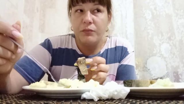 Ужин. Скумбрия копченая. Картофель  пюре