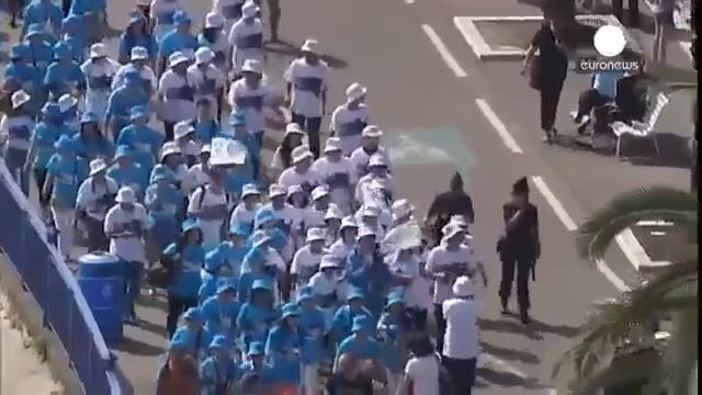 Tiens во Франции  рекорд  Гиннеса  Euronews 2015