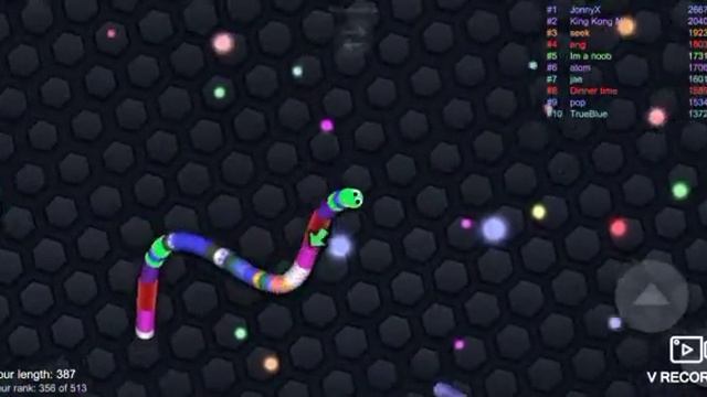 Маке играет в червяка // Игра змейка