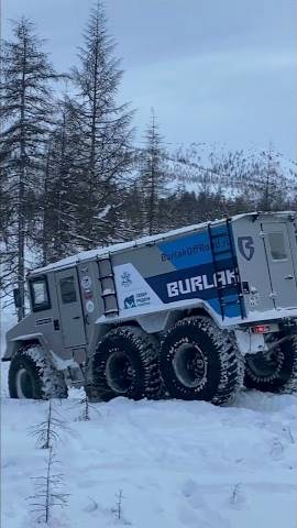 Вездеход Бурлак проходит овраг