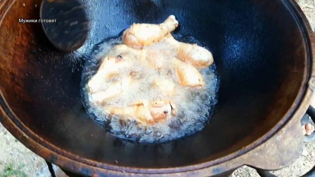 Большая Узбекская СЕМЬЯ! ПРОСТОЕ БЛЮДО.КАРТОФЕЛЬ С КУРИНОЙ ГОЛЕНЬЮ.БЕЗУМНО ВКУСНО!По шаговый рецепт