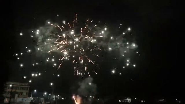 TKB922 Веер королевы от сети пиротехнических магазинов "Энергия Праздника"