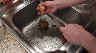 Легко и быстро как почистить лук дома в домашних условиях