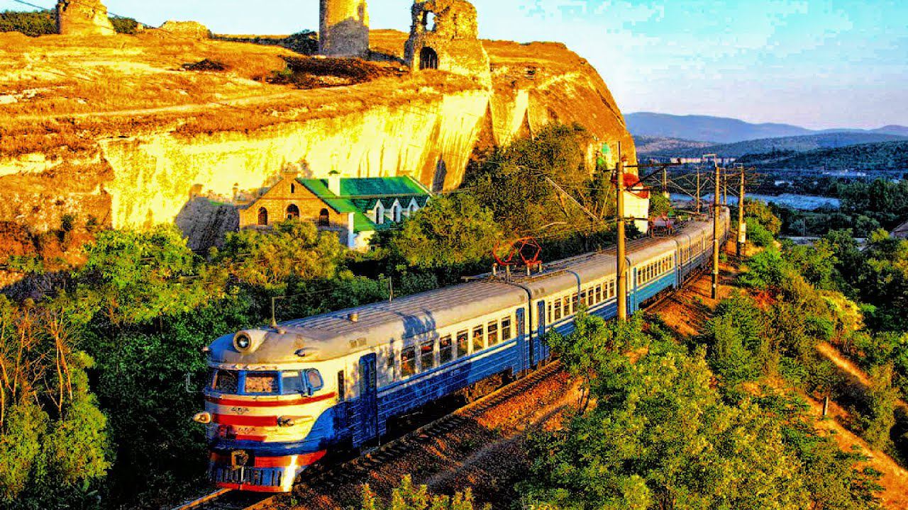 Первый поезд Крым. Люди плачут от радости. Я такого никогда не видел.