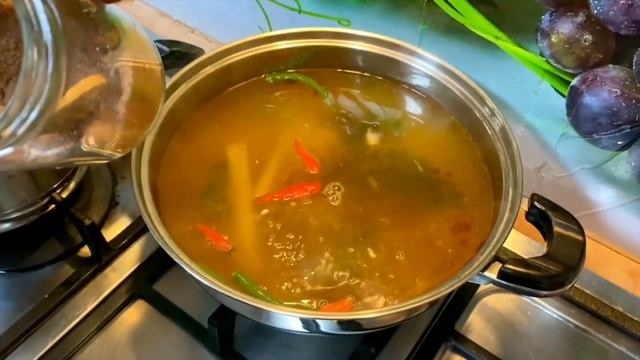 SIMPLE & CREAMY TOM YUM SOUP | Su's Cookbook