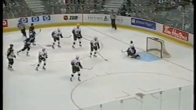 Alex Kovalev snipes vs Senators from Mario Lemieux's pass (30 oct 2002)