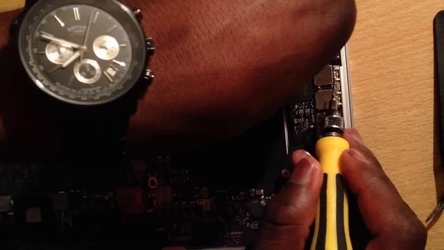 How to Take Apart the 15 Inch Macbook Pro Retina. A1398 - Teardown Part 1