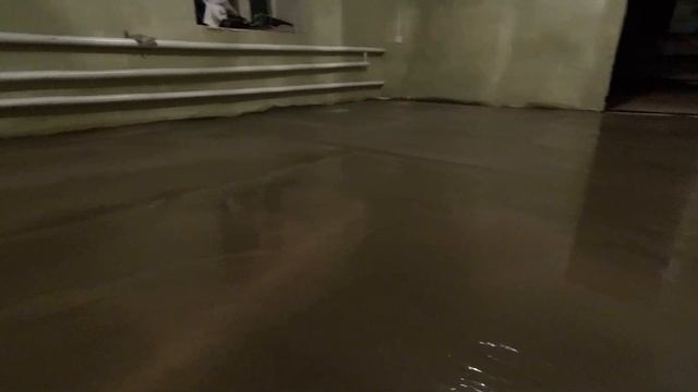 СТЯЖКА ПОЛА \ ЛОМАЮ СТЯЖКУ \ ПЕРЕЕЗД В ДЕРЕВНЮ #купилдомвдеревне #переездвдеревню #переезднаюг